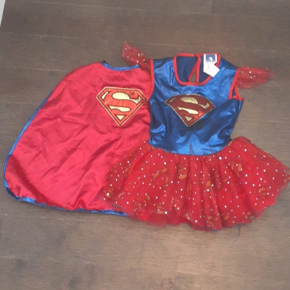 DC Comics Supergirl Costume - tutu dress with cape 🍎